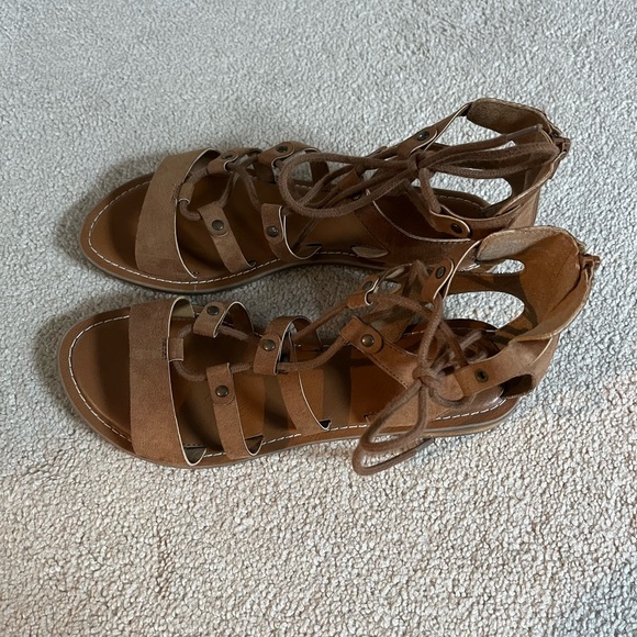 Sandals - Picture 3 of 4